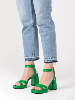 Sandalo Vernice Verde Con Platform